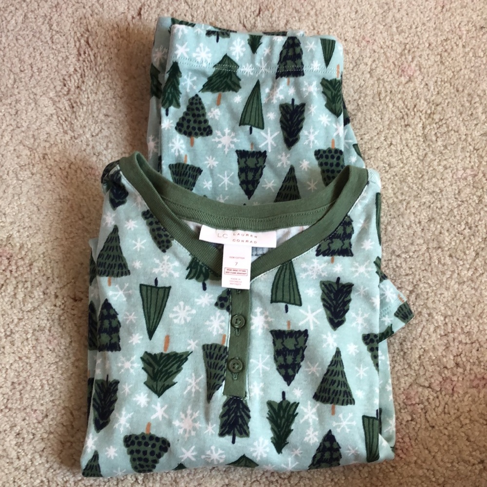 Child size 7 Winter pajamas! Brand new, never worn